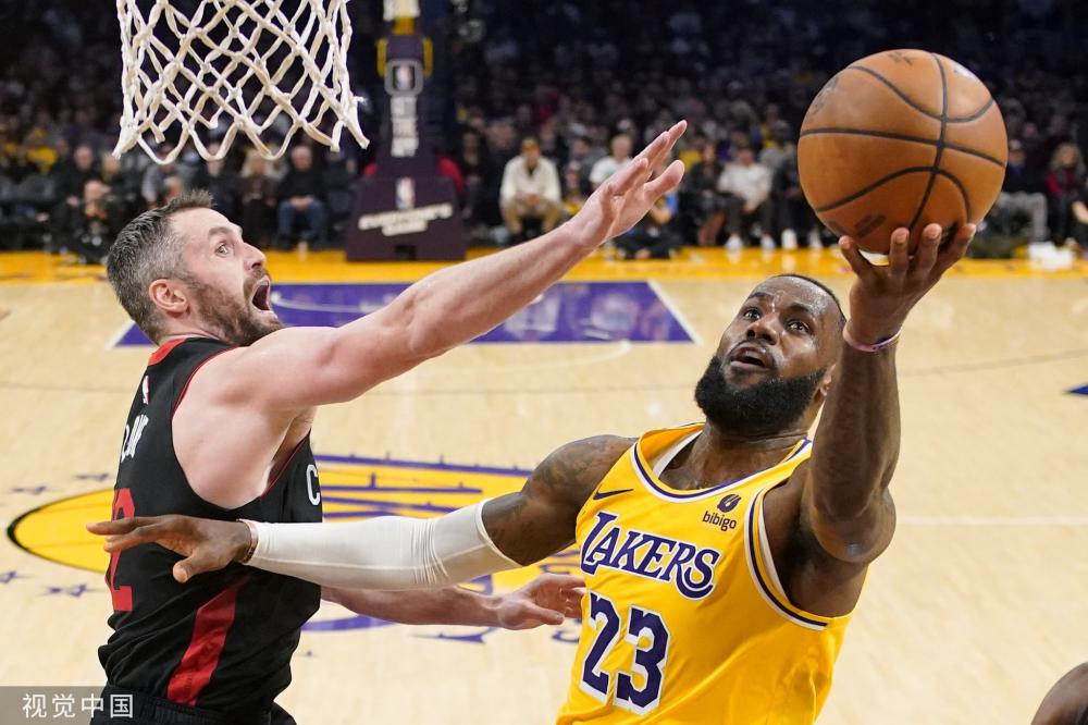 性提出了高 性提出了高